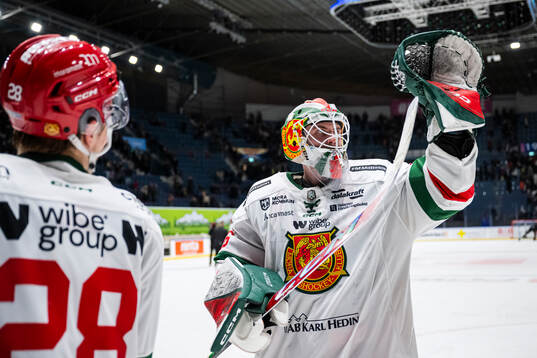 Moras målvakt Waltteri Ignatjew jublar