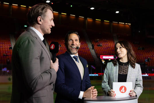s Staffan Kronwall, Joel Lundqvist och Lena Sundqvist innan