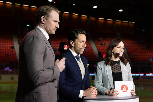 s Staffan Kronwall, Joel Lundqvist och Lena Sundqvist innan