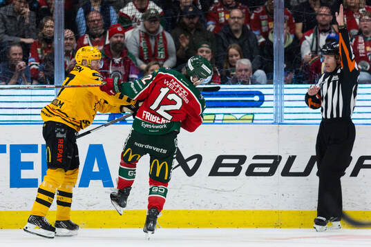 Skellefteås Pär Lindholm och Frölundas Max Friberg