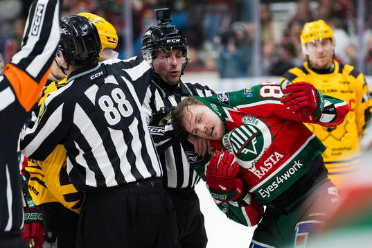 Frölundas Malte Strömwall och Skellefteås Oscar Lindberg