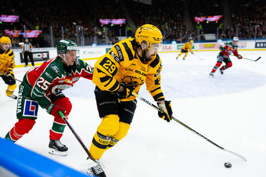 Frölundas Pontus Johansson och Skellefteås Dylan Sikura