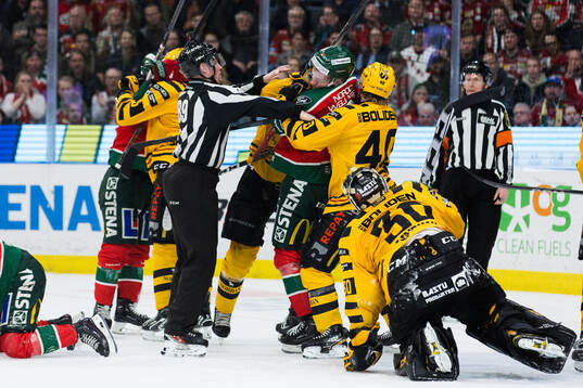 Frölundas Albin Sundin och Skellefteås Anton Heikkinen
