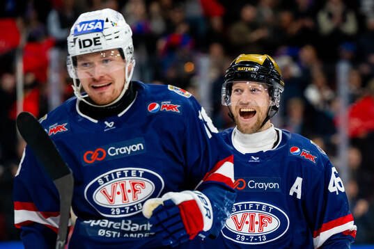 Mathis Olimb of Vålerenga celebrates
