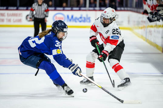 Emilia Vesa of Finland and Alina Muller of Switzerland