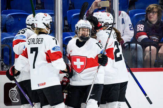 Ivana Wey of Schweiz celebrates