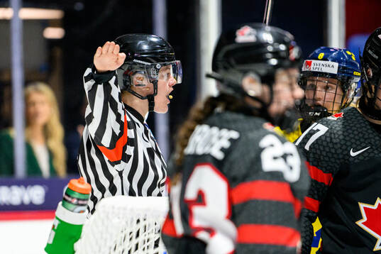 Referee Amy Martin