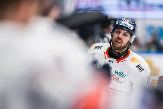 Växjös Manuel Ågren jublar