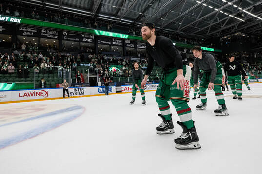 Rögles Simon Ryfors  jublar