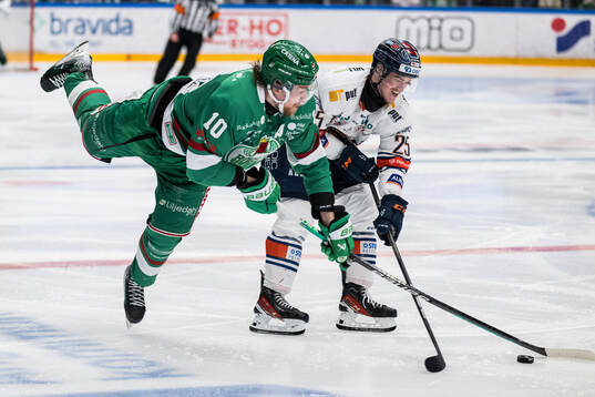 Rögles Rodrigo Abols  och Växjös Filip Eriksson