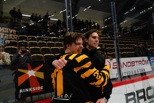 Skellefteås Oskar Vuollet och tränare Joel Rönnmark