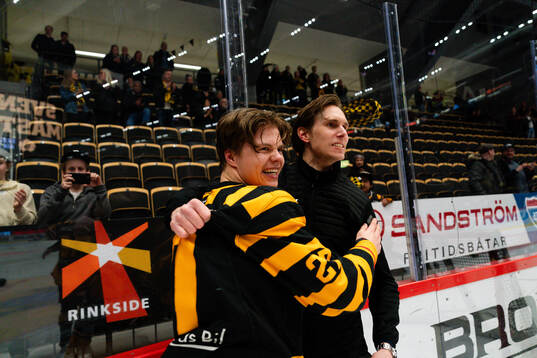 Skellefteås Oskar Vuollet och tränare Joel Rönnmark