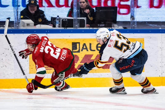 Moras Chad Yetman och Djurgårdens David Blomgren