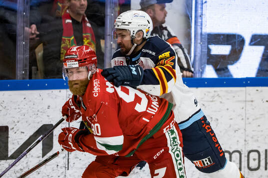 Moras Daniel Ljunggren och Djurgårdens Marcus Krüger