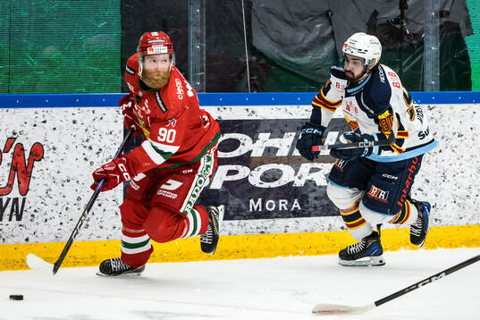 Moras Petter Vesterheim och Djurgårdens Kevin Karlsson