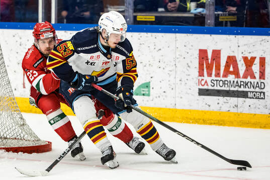 Moras Chad Yetman och Djurgårdens David Blomgren