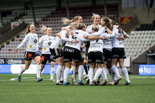 Örebros Cornelia Karlsson jublar