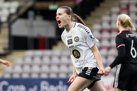 Örebros Cornelia Karlsson jublar