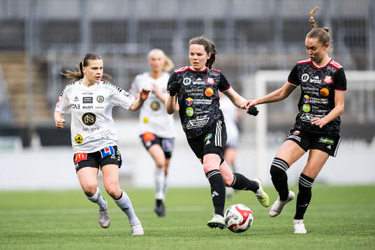 Örebros Cornelia Karlsson och Lidköpings Ida Ahlbom och