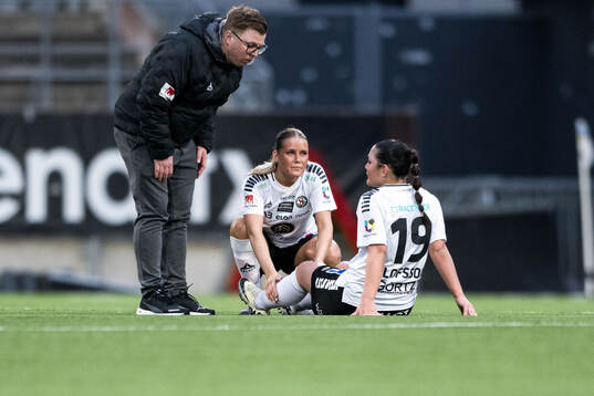 Örebros tränare Dennis Gabrielsson, Izabella Hurtig och