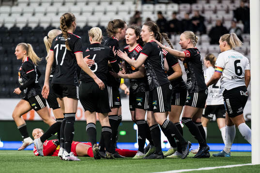 Lidköpings Ida Ahlbom jublar