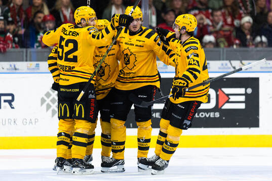 Skellefteås Max Lindholm jublar