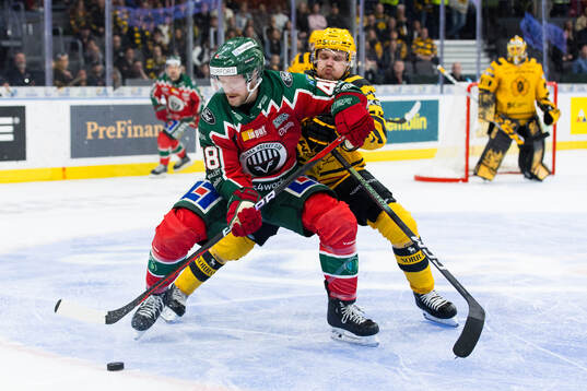 Frölundas Carl Klingberg och Skellefteås Måns Forsfjäll
