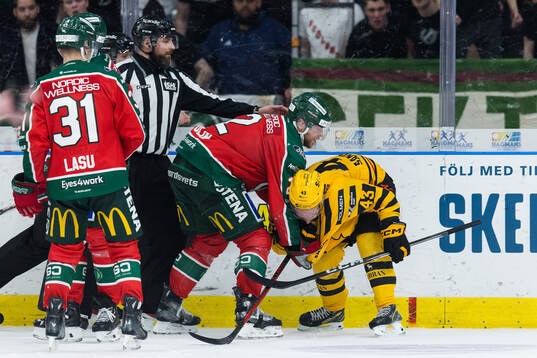 Frölundas Christian Folin och Skellefteås Filip Sandberg
