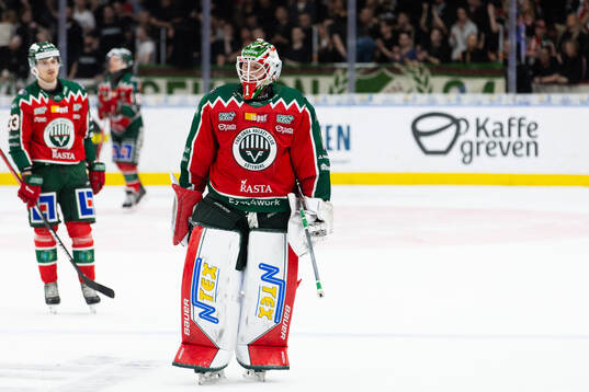 Frölundas målvakt Lars Johansson deppar