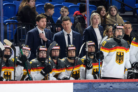 Head coach Jeff Macleod of Germany looks dejected