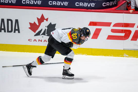 Daria Gleissner of Germany in pain