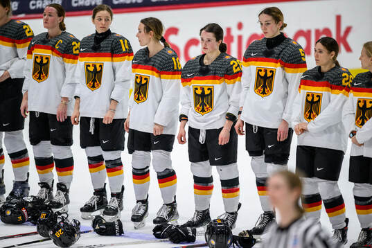 Daria Gleissner, Carina Strobel, Bernadette Karpf, Katarina