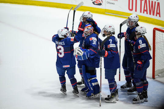 Players of USA celebrate