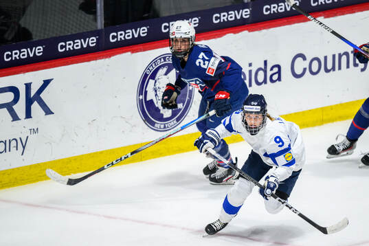 Abbey Murphy of USA and Nelli Laitinen of Finland