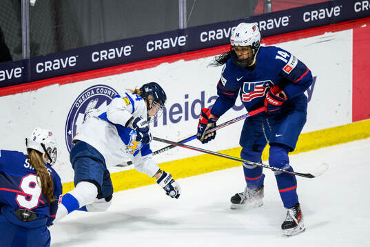 Krista Parkkonen of Finland and Laila Edwards of USA