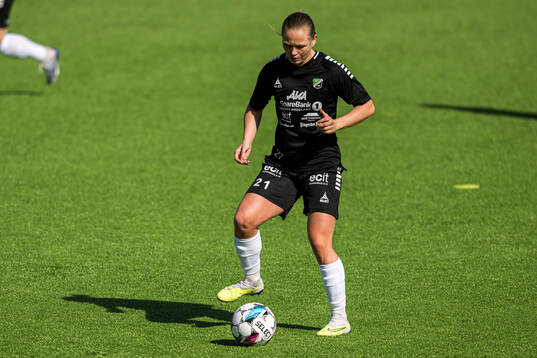 Silje Bekkåsen Nyhagen of Hønefoss warms up