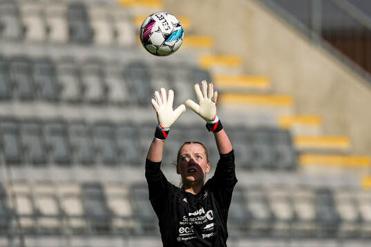 Margaux Batt Lægreid of Hønefoss warms up