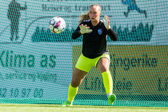 Sandra Rød Ask of Fyllingsdalen warms up