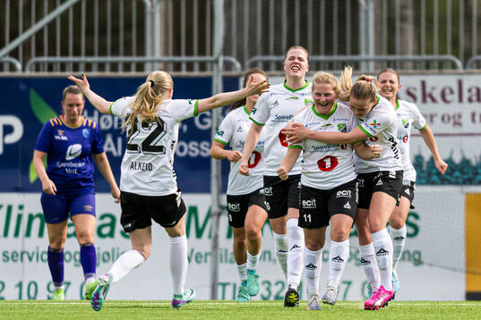 Bläddra bland fler bilder av Football, 1. division, Hønefoss - Fyllingsdalen
