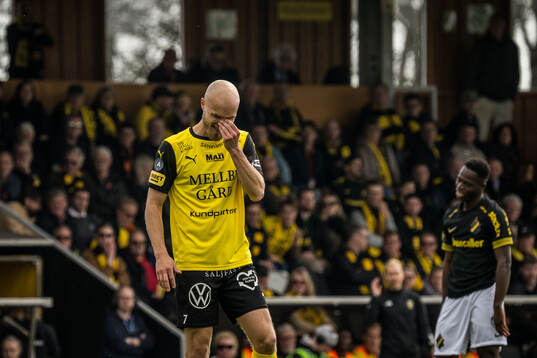 Mjällbys Viktor Gustafson deppar
