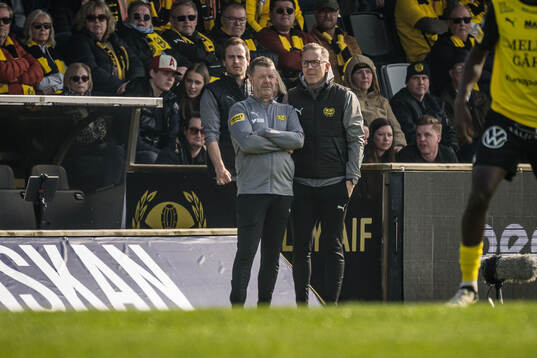 Mjällbys tränare Anders Torstensson och assisterande