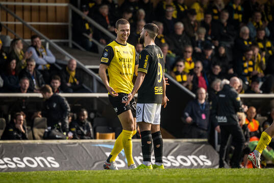 Mjällbys Arvid Brorsson och AIKs Omar Faraj