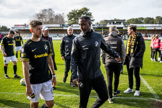 AIKs Anton Salétros och assisterande tränare Henok Goitom