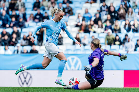 Malmö FFs Beatrice Persson och Umeås Izabelle Bardosen