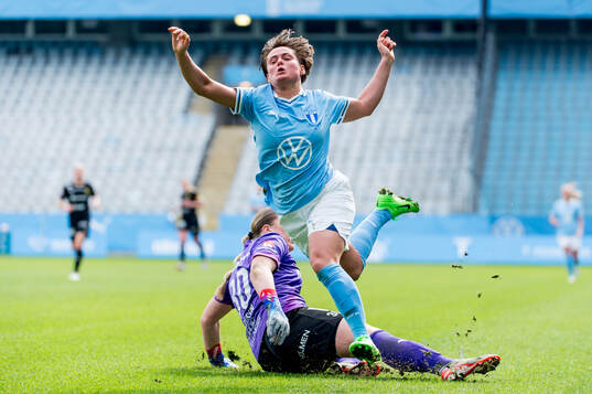 Malmö FFs Ema Paljevic och Umeås Izabelle Bardosen