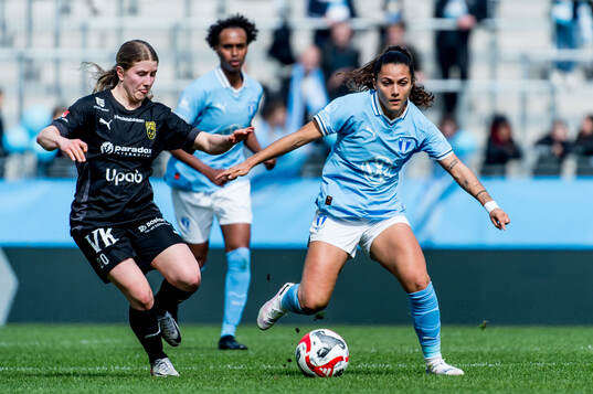 Umeås Stina Andersson och Malmö FFs Ana Mafalda Ferreira
