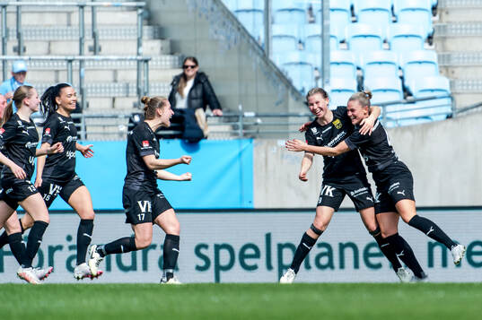 Umeås Emma Becker jublar
