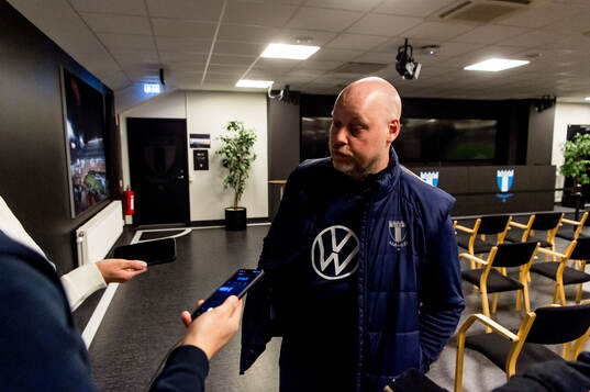 Malmö FFs tränare Jonas Valfridsson deppar