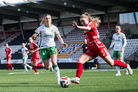 Hammarbys Emma Westin och KIF Örebros Bergþora Sol