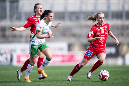 Hammarbys Smilla Vallotto och KIF Örebros Minea Lassas
